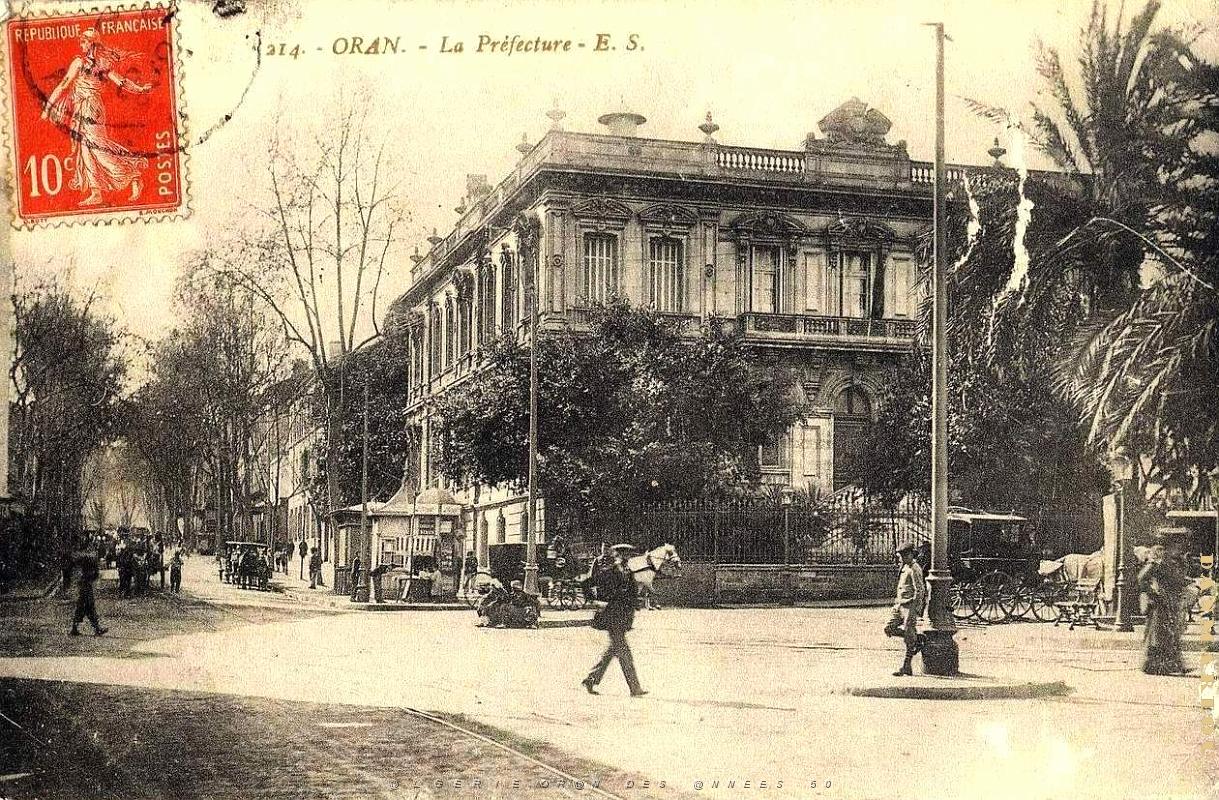 MH b- 036- Place Kleber et prefecture.JPG